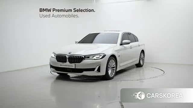 BMW 5 Series (G30) 2021 Белый из Кореи