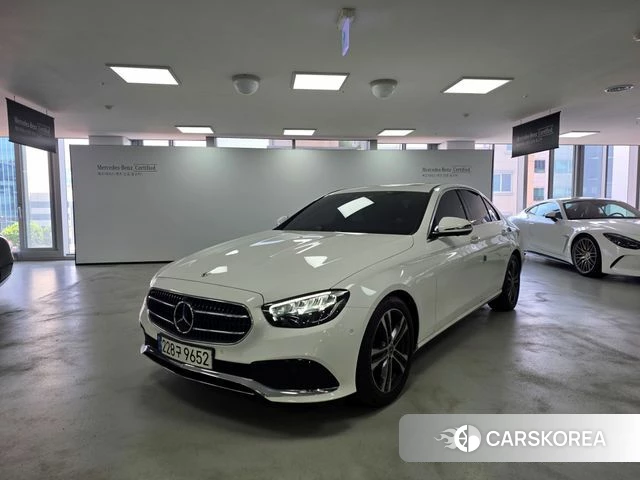 Mercedes-Benz E-Class W213 2023 Белый из Кореи