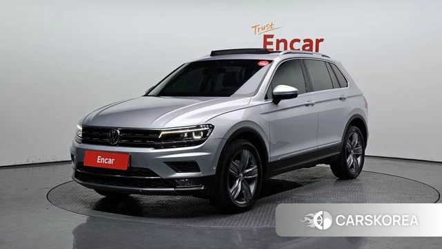 Volkswagen Tiguan second Generation 2018 Серебристо-серый из Кореи