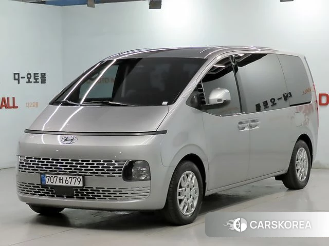 Hyundai Staria 2023 Серебряный из Кореи