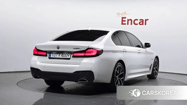 BMW 5 Series (G30) 2023 Белый из Кореи