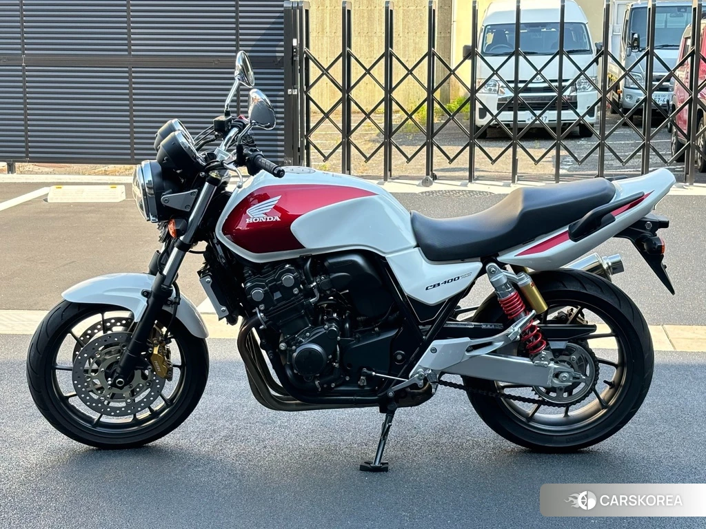 Проданный Honda CB400SF 2014 из Японии