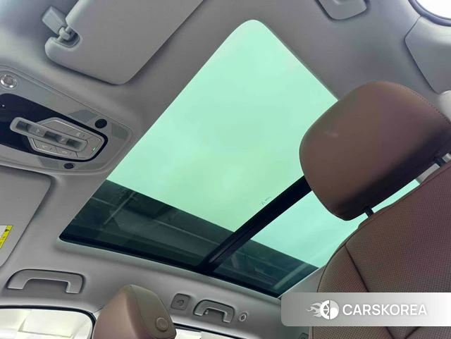 Audi Q7 2024 Серебристо-серый из Китая
