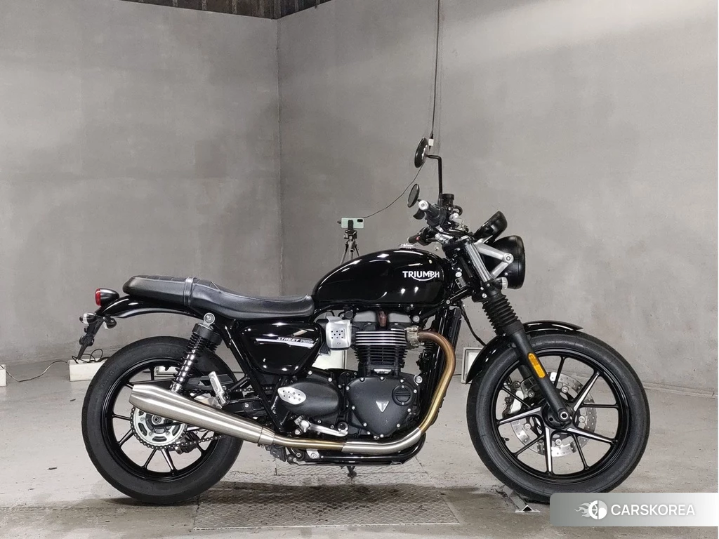 Проданный Triumph STREET TWIN 2019 из Японии