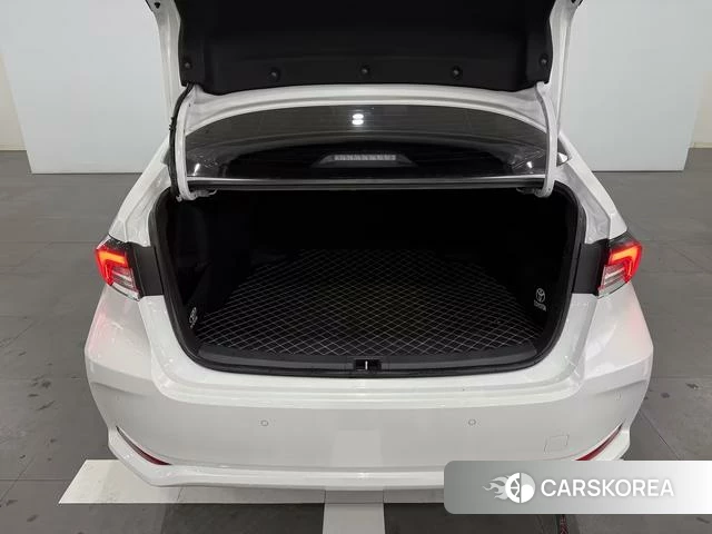 Toyota Corolla 2023 Белый из Китая
