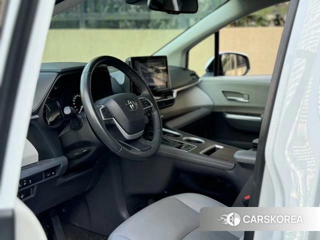Toyota Saina 2023 Белый из Китая