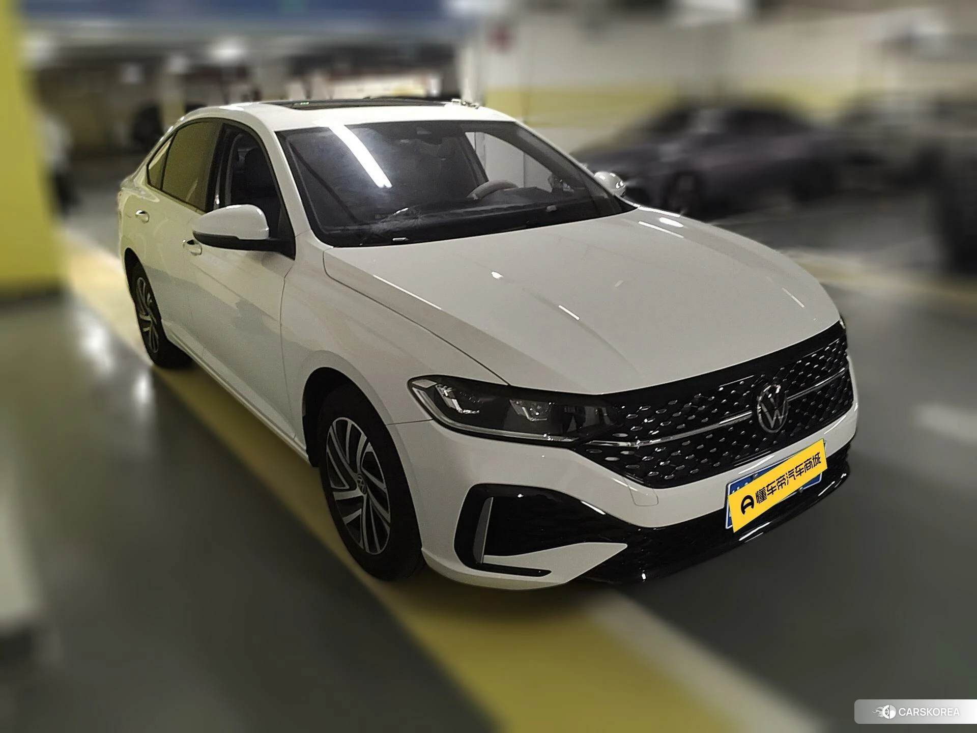 Volkswagen Lavida 2023 Белый из Китая