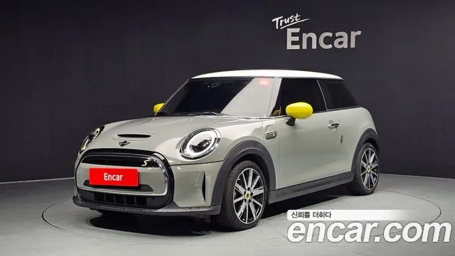 Mini Cooper Electric 2022 Серебристо-серый из Кореи
