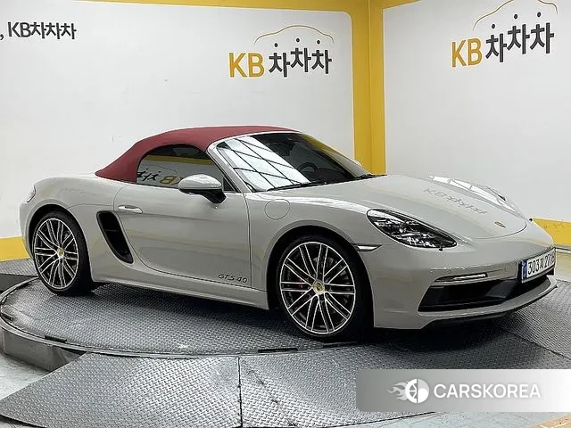 Porsche 718 Boxster 2021 Серебристо-серый из Кореи