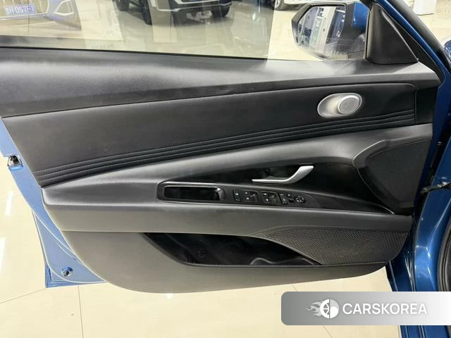 Hyundai Elantra 2022 Синий из Китая