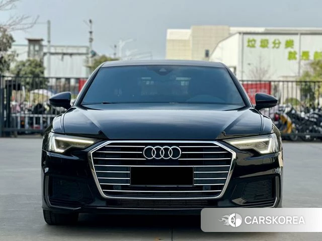 Audi A6L 2021 Черный из Китая
