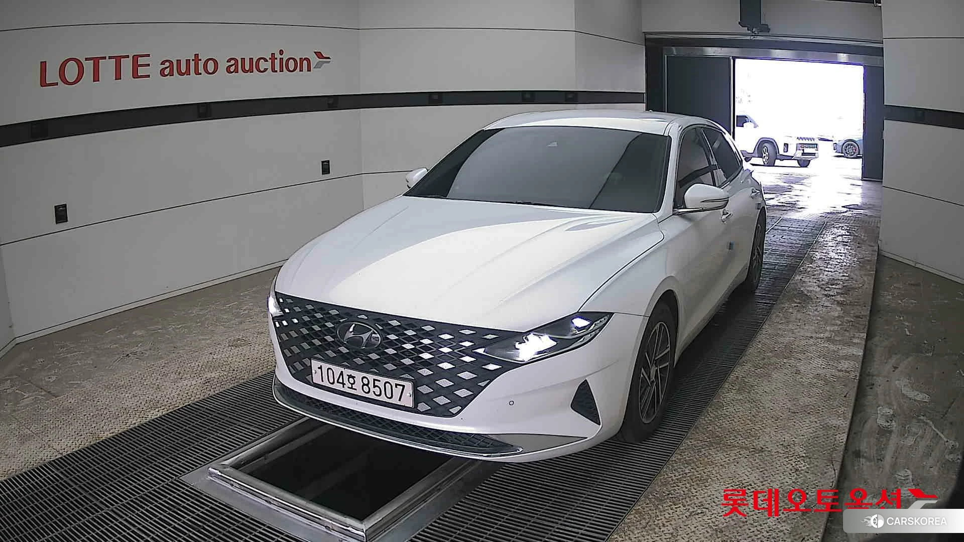 Hyundai Grandeur 2021 White cream (optional) из Кореи