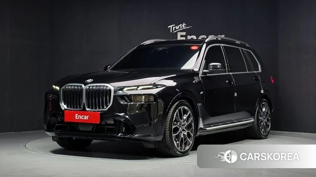 BMW X7 (G07) 2023 Черный из Кореи