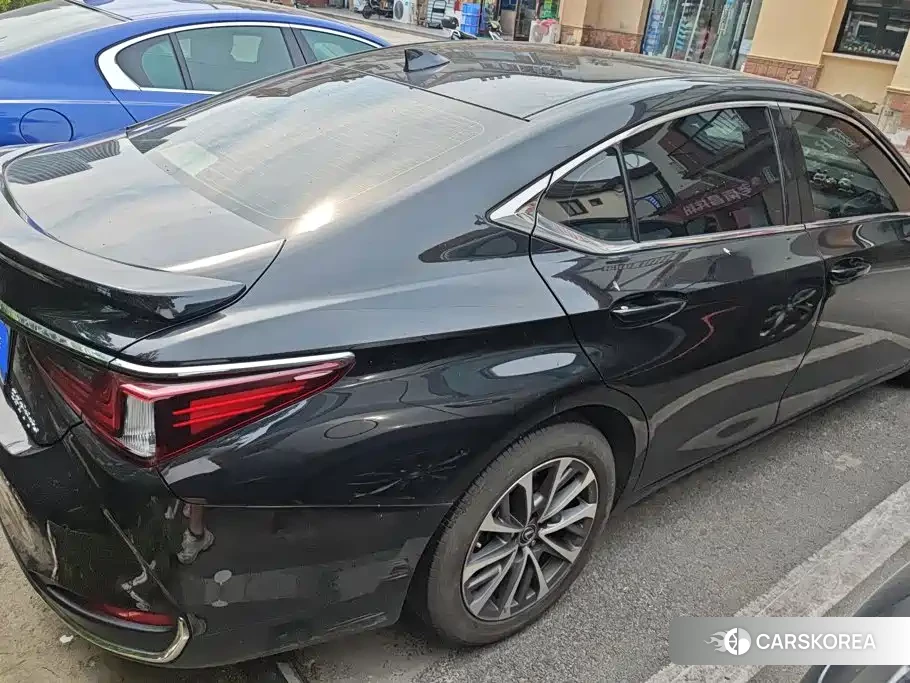 Lexus ES 2023 Черный из Китая
