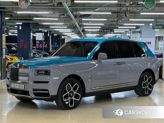 Rolls-Royce Cullinan 2023 Серебристо-серый из Кореи