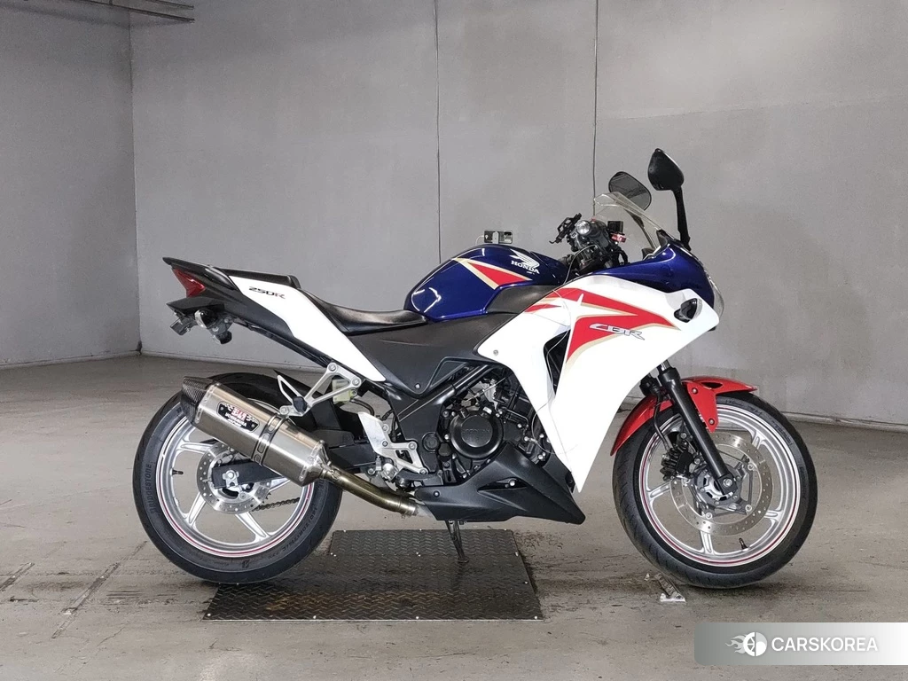 Проданный Honda CBR250R 2011 из Японии