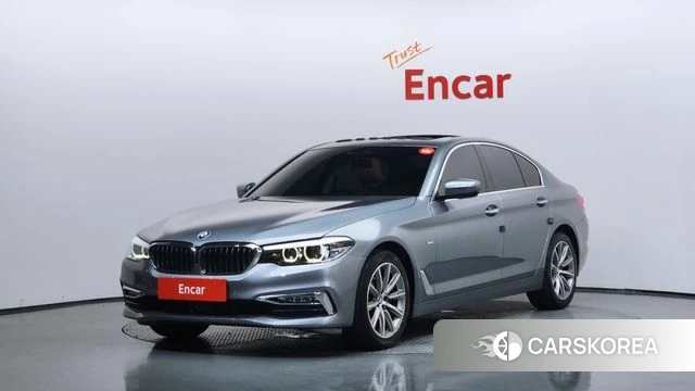 BMW 5 Series (G30) 2018 Серебристо-серый из Кореи