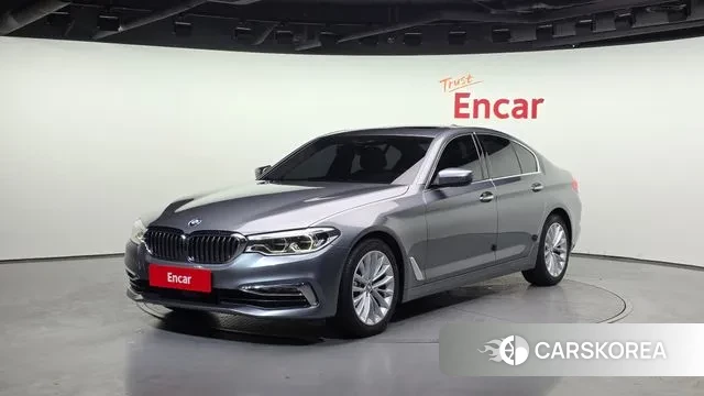 BMW 5 Series (G30) 2018 Серебристо-серый из Кореи