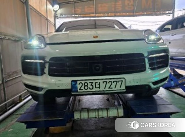 Porsche Cayenne (PO536) 2023 Белый из Кореи