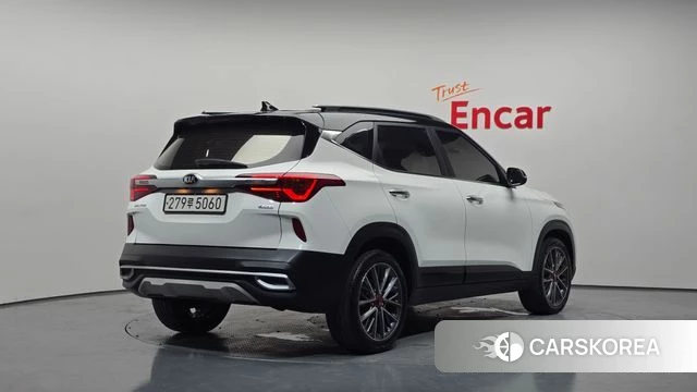 Kia Seltos 2020 Белый двухцветный из Кореи