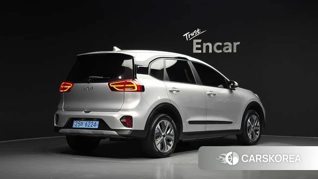 Kia Niro Plus 2022 Серебряный из Кореи