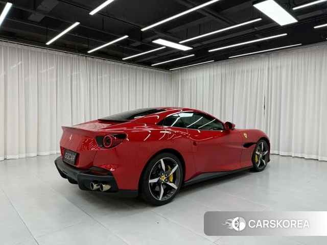 Ferrari Portofino 2023 Красный из Китая