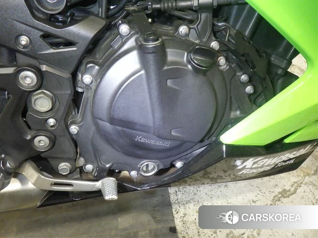 Engine photo