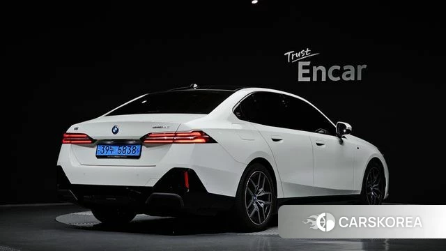 BMW i5 (G60) 2025 Белый из Кореи