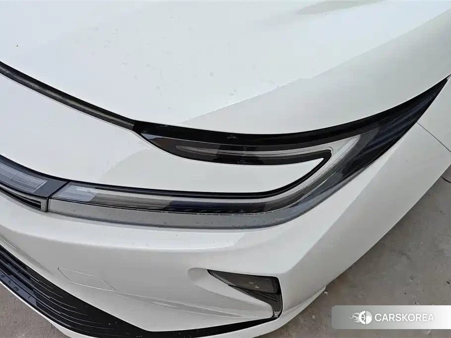 Toyota Corolla 2026 Белый из Китая