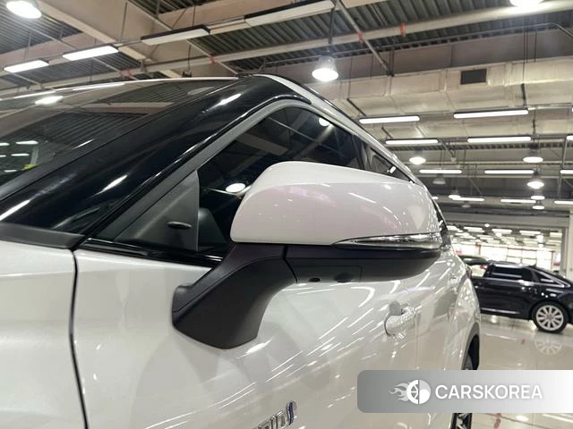 Toyota Crown Lufang 2022 Белый из Китая