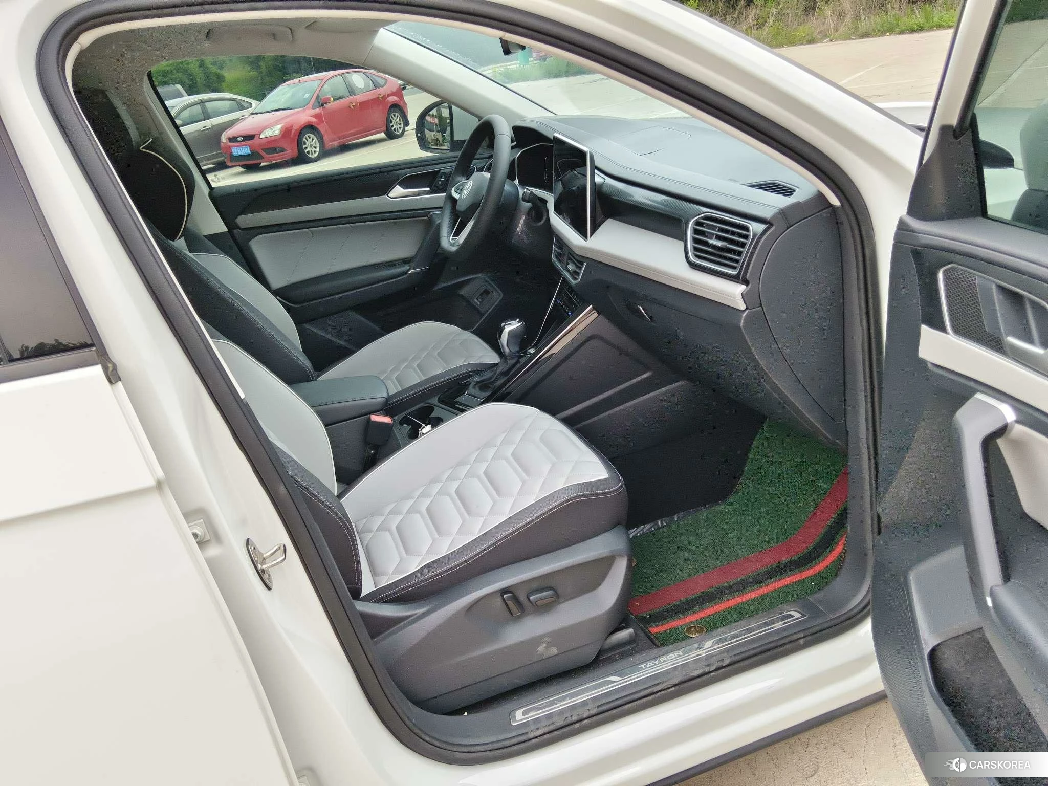 Volkswagen Tanyue 2022 Белый из Китая