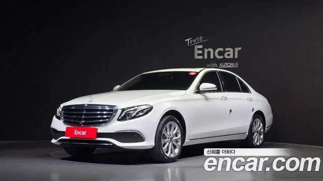 Mercedes-Benz E-Class W213 2018 Белый из Кореи