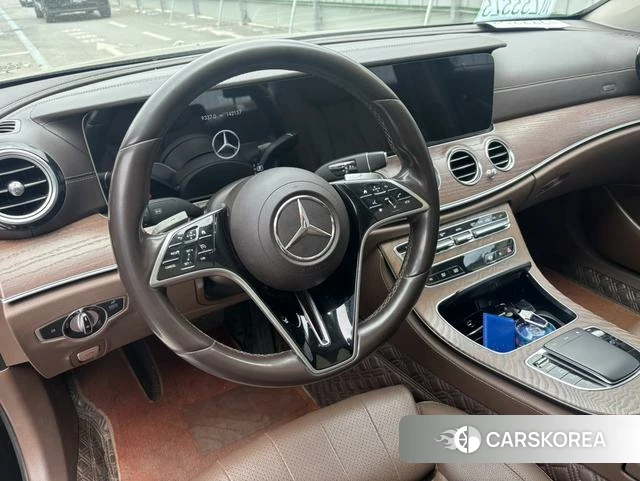Mercedes-Benz E-class 2022 Черный из Китая