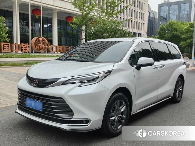Toyota Saina 2026 Белый из Китая