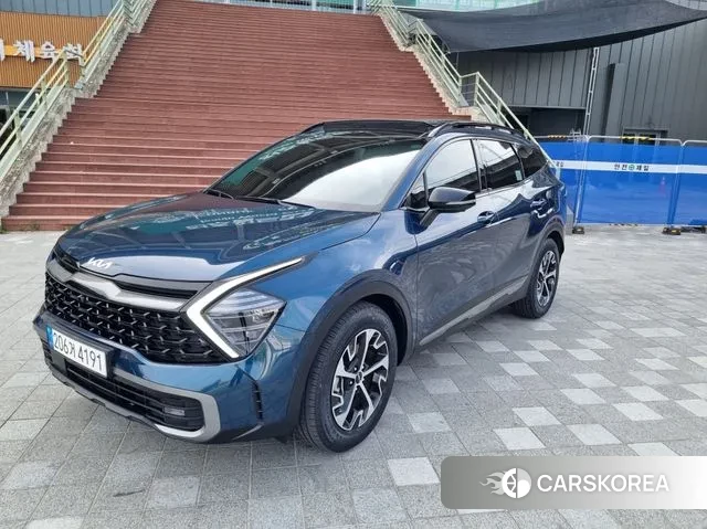 Kia Sportage 5th Generation Hybrid 2023 Темно-зеленый из Кореи