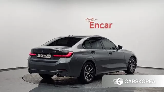 BMW 3 Series (G20) 2022 Серебристо-серый из Кореи