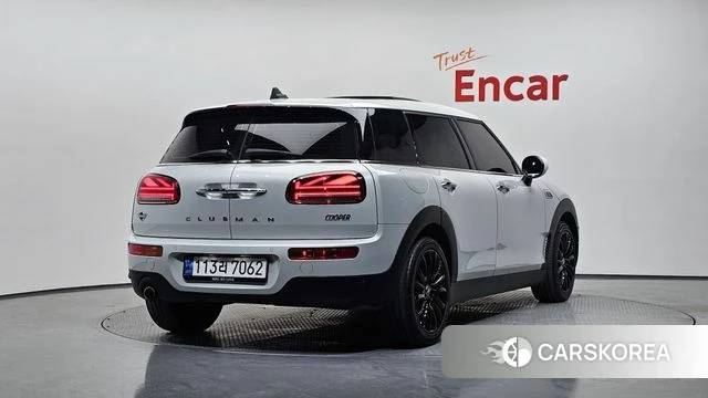 Mini Cooper Clubman 2022 Серебряный двухцветный из Кореи