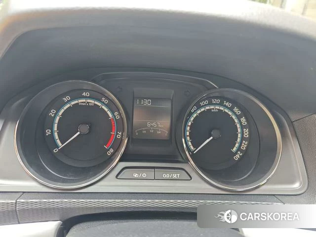 Skoda Komik GT 2022 Белый из Китая