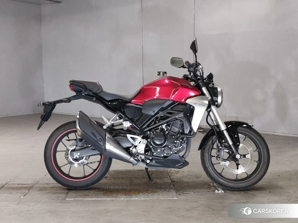 Проданный Honda CB250R 2018 из Японии