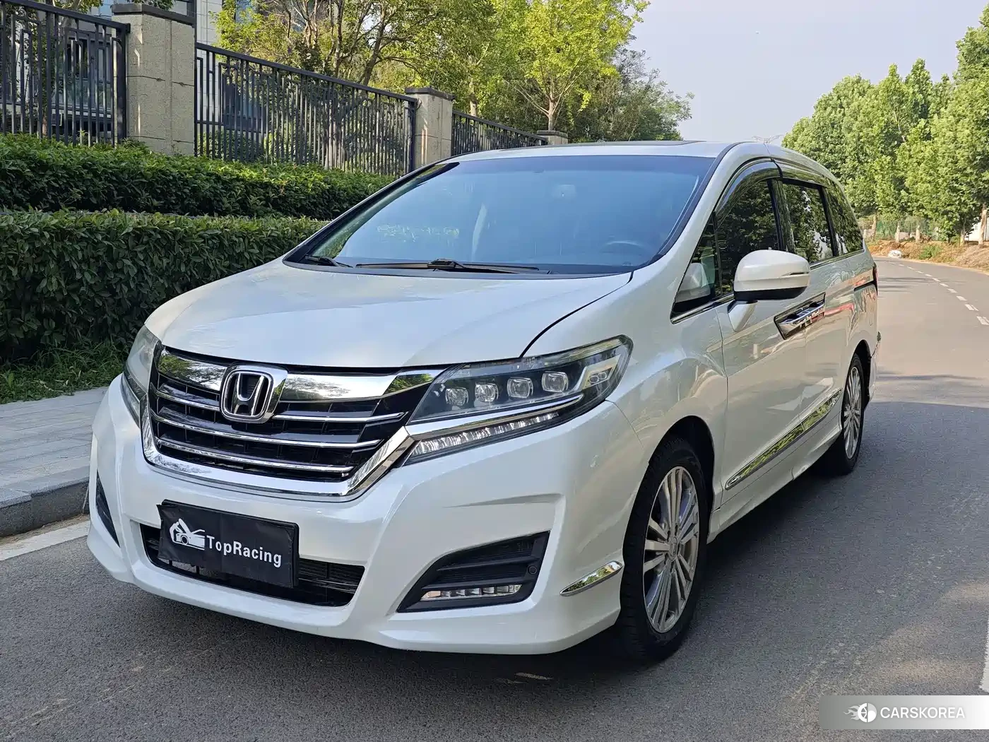 Honda Elysion 2019 Белый из Китая