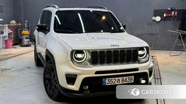 Jeep Renegade 2023 Белый из Кореи