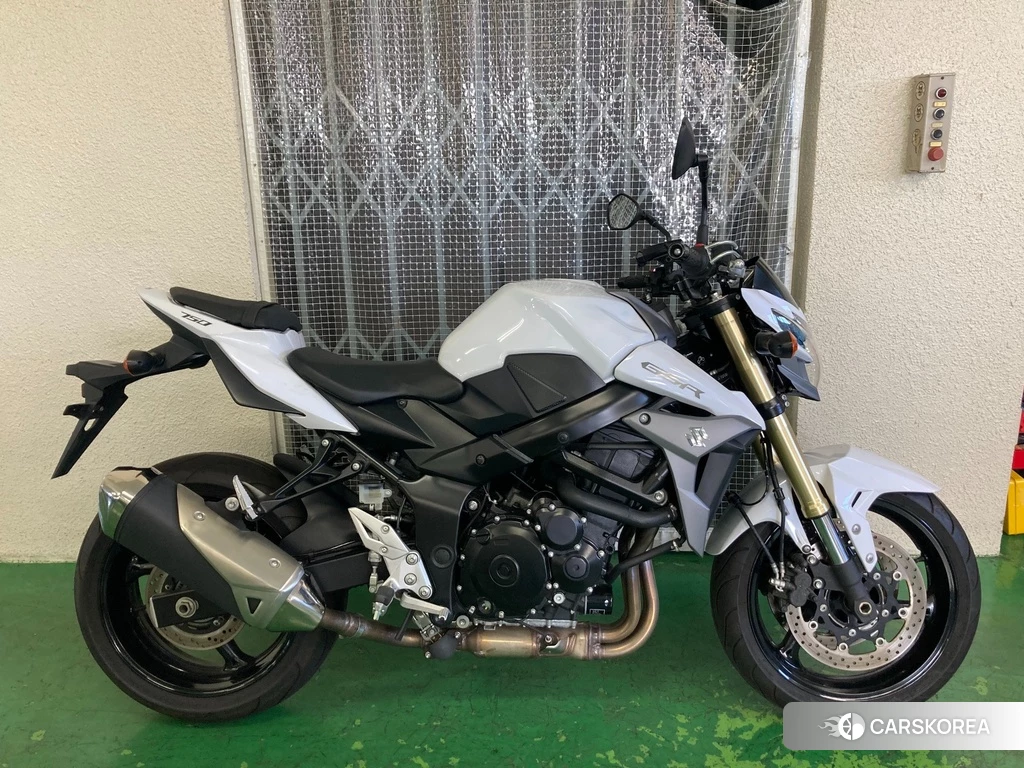 Проданный Suzuki GSR750 ABS 2015 из Японии
