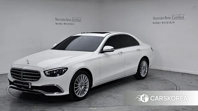 Mercedes-Benz E-Class W213 2021 Белый из Кореи