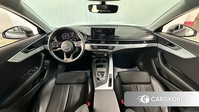 Audi A4L 2021 Темно-серый из Китая