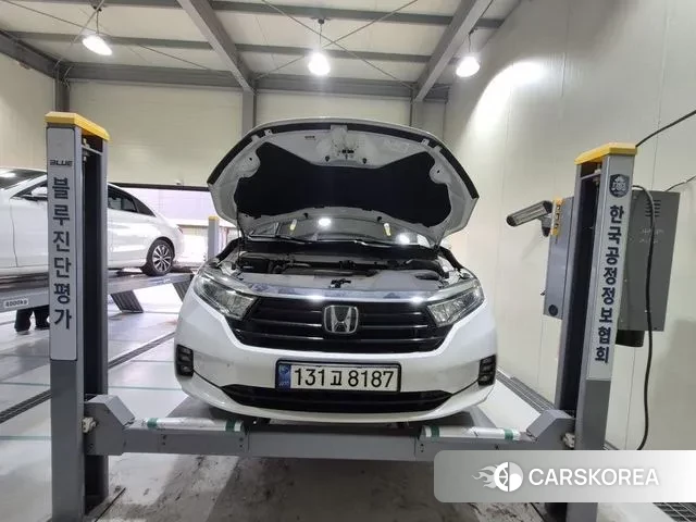 Honda Odyssey 2022 Белый из Кореи