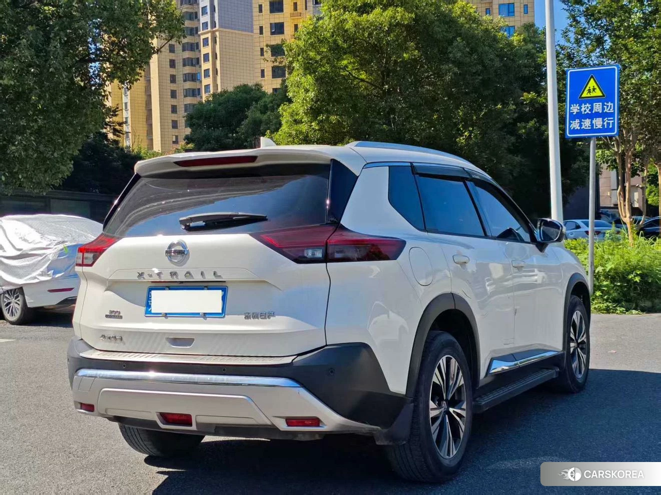 Nissan Qijun 2021 Белый из Китая