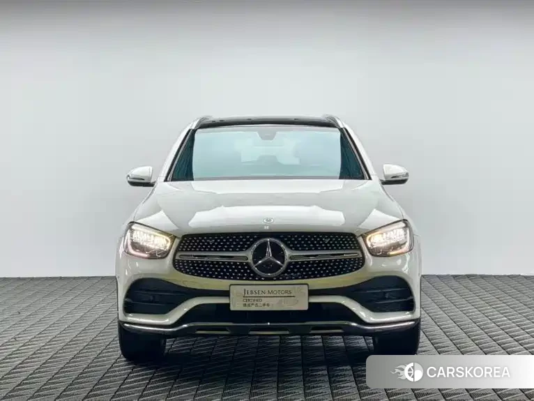 Mercedes-Benz GLC 2023 Белый из Китая