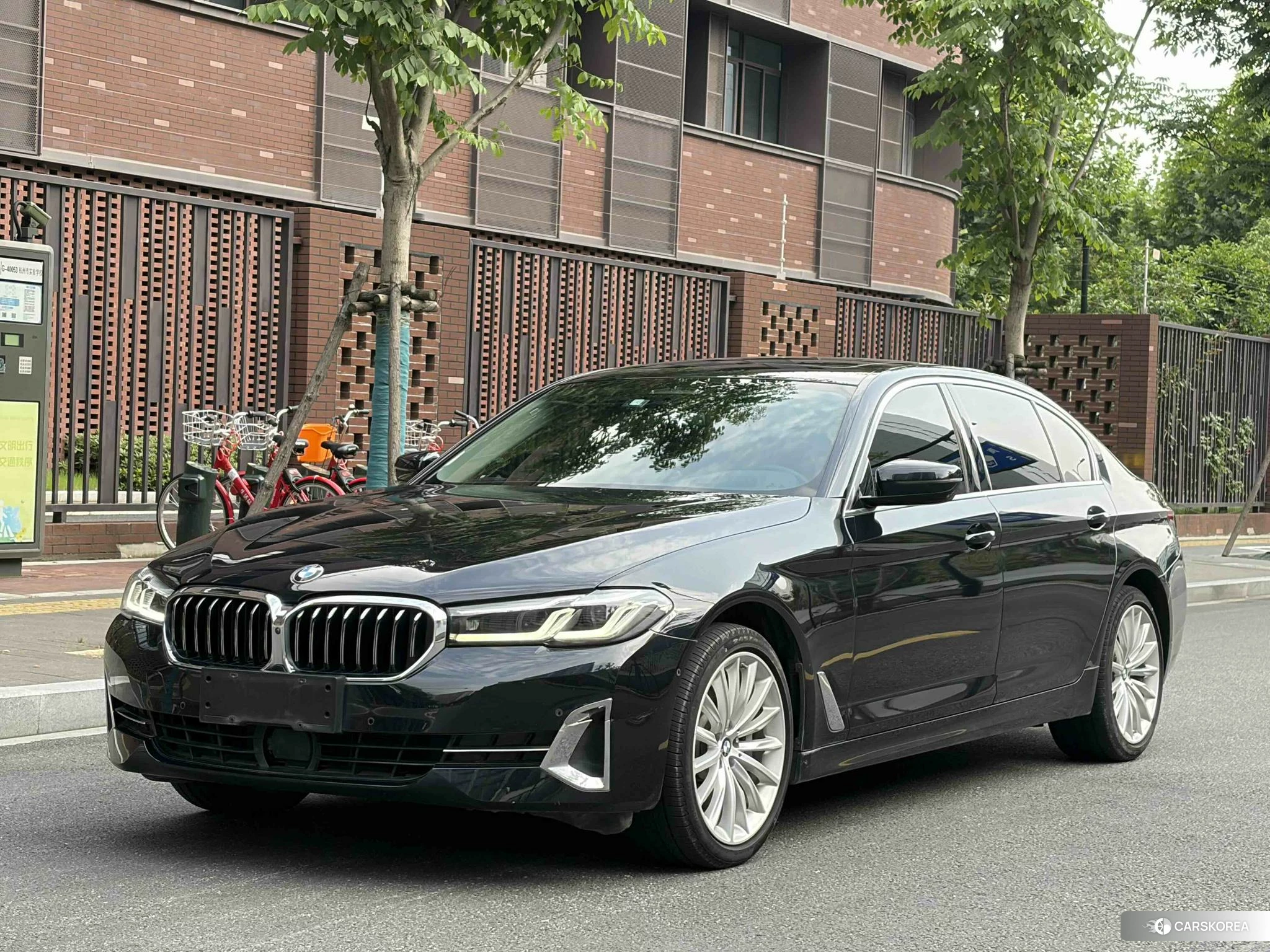 BMW 5 series 2021 Черный из Китая