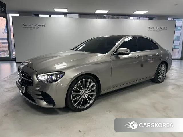 Mercedes-Benz E-Class W213 2021 Песочный из Кореи