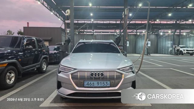 Audi e-Tron 2021 Серебряный из Кореи